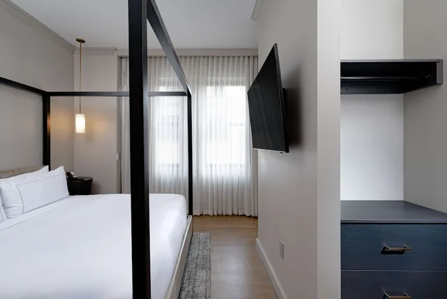 غرفة بغرفة نوم واحدة، Hotel Fort Des Moines, Curio Collection by Hilton 1/2