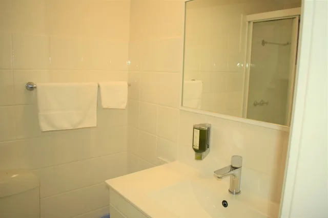 Standard, Queen Bed, Kitchenette, Best Western Parkside Motor Inn 7/10