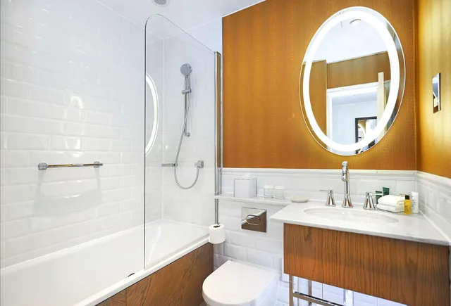 غرفة بسرير كوين، HILTON LONDON HYDE PARK 3/6