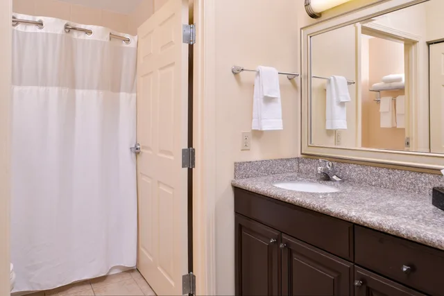 جناح بسرير كينج بغرفة نوم واحدة، Staybridge Suites Oklahoma City 9/10
