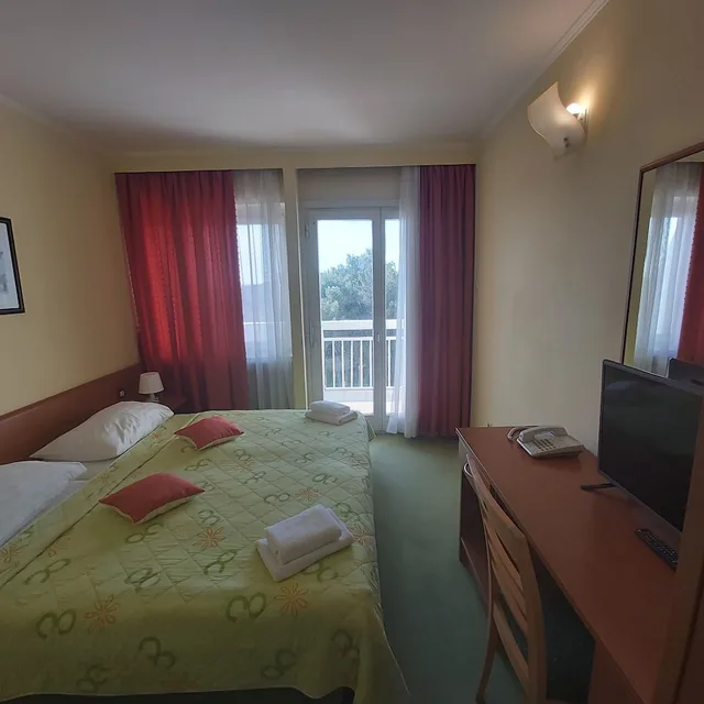 غرفة أساسية بسرير مزدوج بشرفة، Pula Hotel 1/3