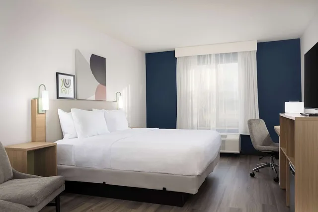غرفة قياسية بسرير كينج، Spark by Hilton Guelph 2/3