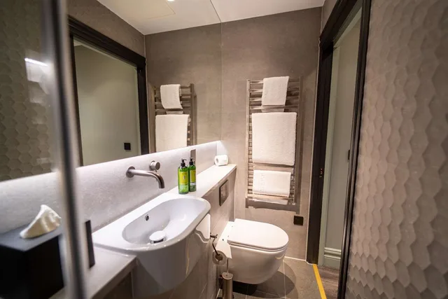 غرفة مريحة بسرير كينج، Forty-Seven Manchester, WorldHotels Crafted 2/2