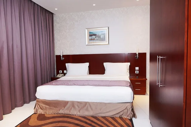 Grand, Suite, 1 King and 4 Single Beds, Mayral Grand For Hotel Apartments 2/10