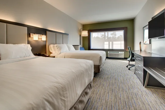 جناح لذوي الإعاقة، Holiday Inn Express & Suites - Summerville 2/3