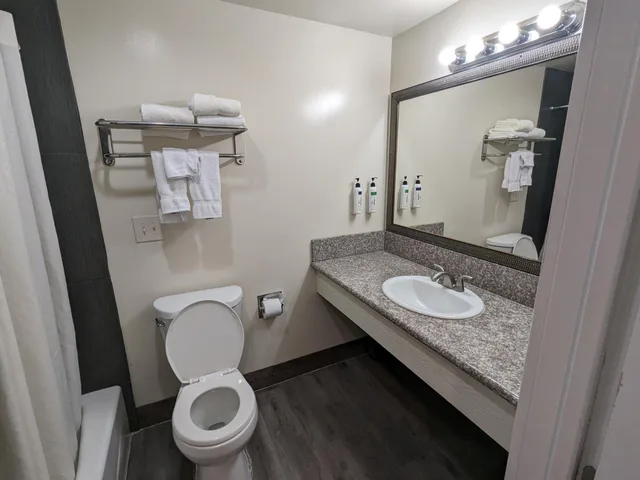 غرفة خارجية بسرير كينج، Valley Inn 7/8