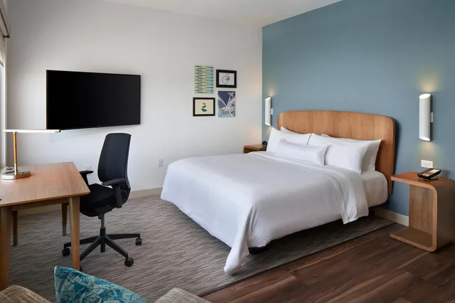 غرفة بسرير كينج لذوي الإعاقة، Element Orlando International Drive 3/5