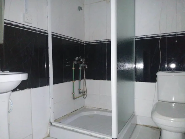 غرفة تنفيذية بسرير كوين، House 1759 2/2