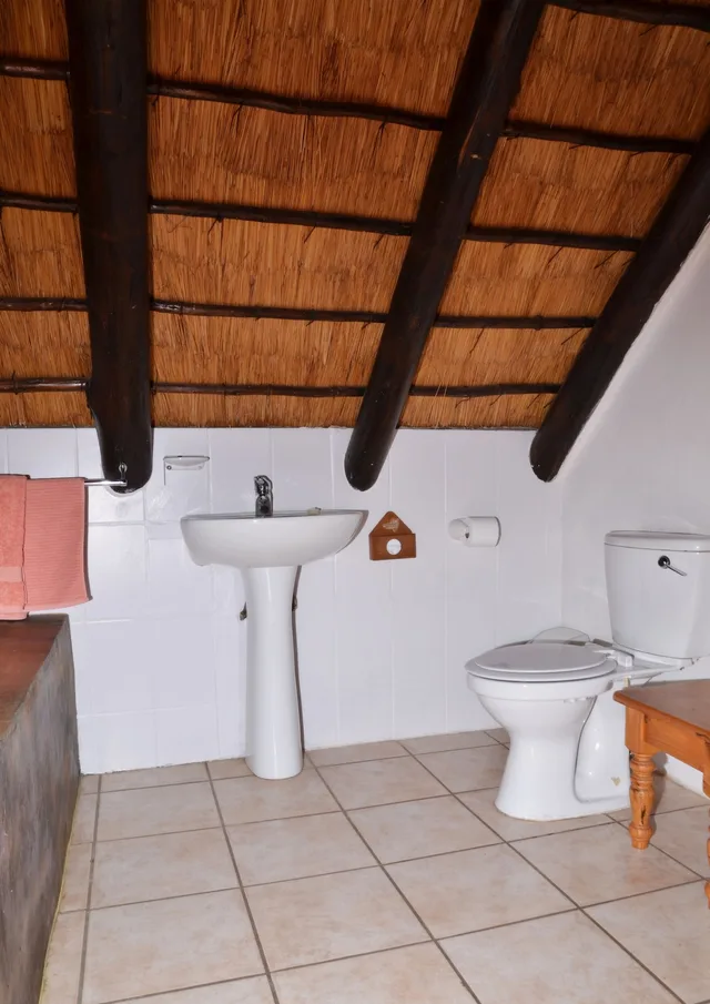 كابينة بسريرين مزدوجين وسرير فردي بـ3 غرف نوم مع أريكة، Phumula Kruger Lodge 4/5