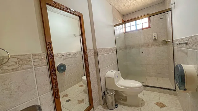 غرفة قياسية بسرير مزدوج، Hotel El Molino Dapa Cali 3/3