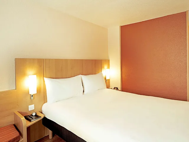 غرفة رباعية بسرير مزدوج مع أريكة، Ibis Bayeux Port En Bessin 8/10