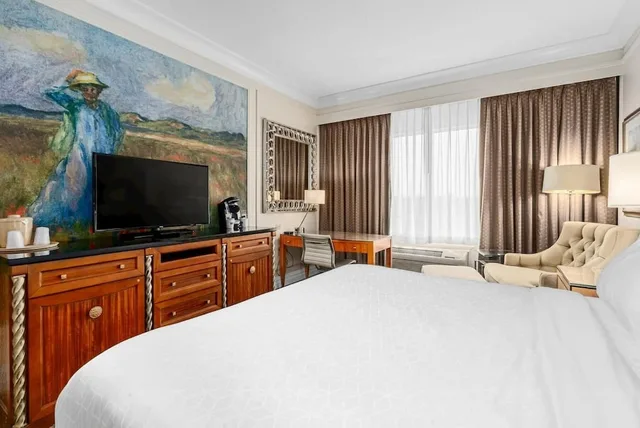 Room, King Bed, North Side، Holiday Inn Express Long Beach 4/10
