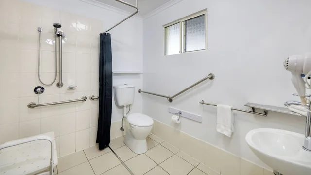 غرفة رباعية بسريرين كوين لذوي الإعاقة، Gateway Motel Caboolture 6/6