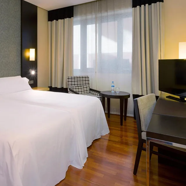غرفة قياسية بسرير كينج، Hotel Murcia Rincon de Pepe Affiliated by Melia (ex Tryp Murcia) 2/10