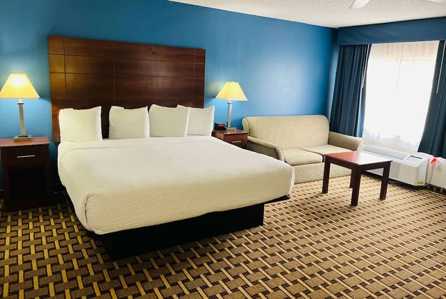 غرفة قياسية بسرير كينج، Baymont By Wyndham La Crosse/Onalaska 7/10