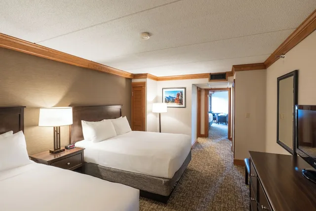 Family, 1 King and 2 Queen Beds, Lake View, Crowne Plaza Lake Placid 1/1