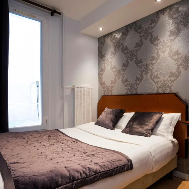 Room, Single, Du Bresil 1/5