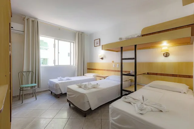 غرفة قياسية رباعية بسرير مزدوج وسريرين منفصلين، Mar Hotel 7/10