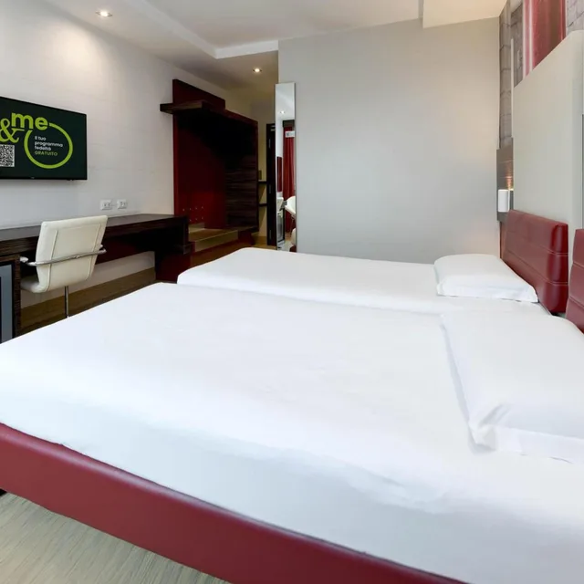 غرفة بسريرين منفصلين، B&B Hotel Trento 3/10