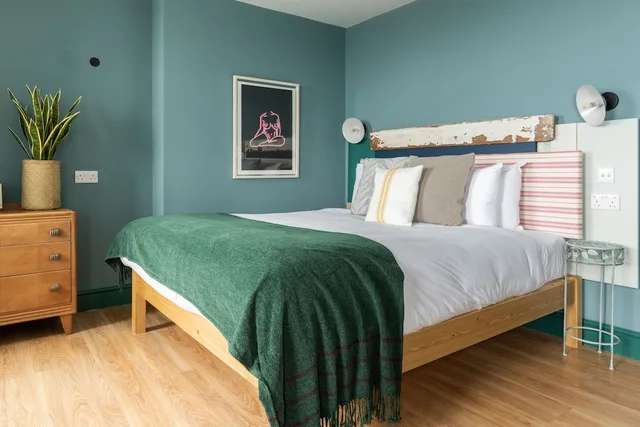 Plus, Standard, King Bed، West Beach Hotel 4/10