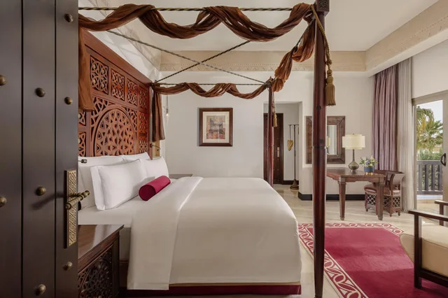 Deluxe, Suite, Sea View, Sharq Village & Spa, a Ritz-Carlton Hotel 1/2