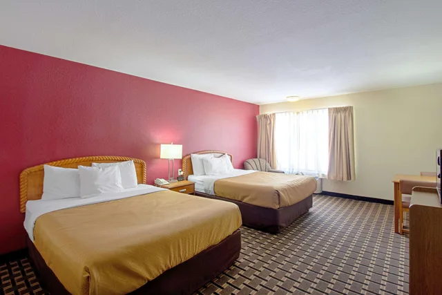 جناح بسريرين كوين، Econo Lodge Inn & Suites Wisconsin Dells 3/3
