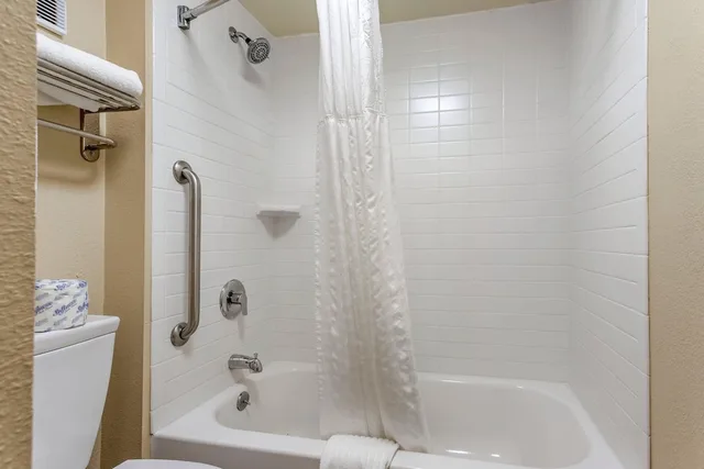 غرفة قياسية بسرير كينج، Comfort Inn & Suites Little Rock Airport 6/8