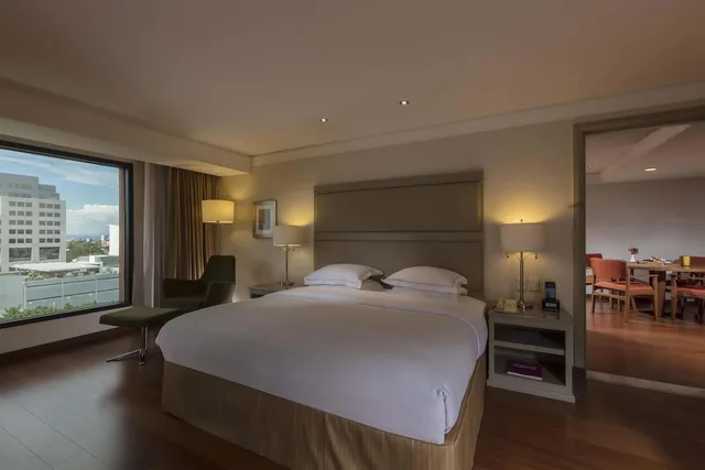 Superior, King Bed, Club Floor، Barcelo Guadalajara 6/10