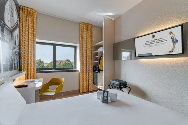 Standard, Queen Bed, B&B Hotel Cremona 7/10