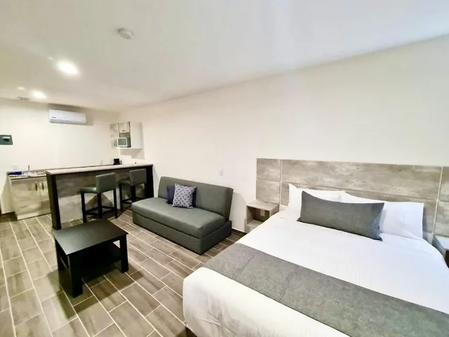 جناح ديلوكس، Sr Hotel 1/2