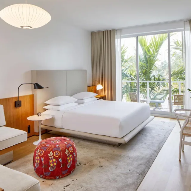 غرفة بسرير كينج بشرفة، The Sarasota Modern, a Tribute Portfolio Hotel 1/7