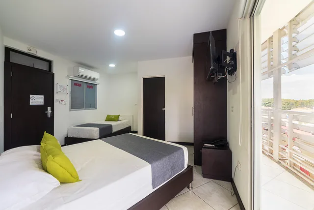 غرفة قياسية ثلاثية، Ayenda 1406 Hotel Depeapan 1/7