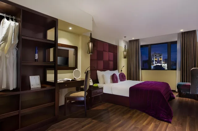 غرفة متصلة عائلية بسرير كينج وسريرين منفصلين، Ambassador Hanoi Hotel & Travel 1/1