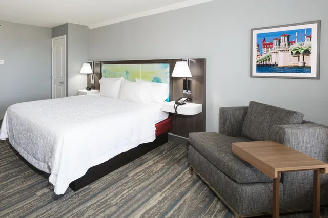 Room, King Bed, Beach Side, Jetted Tub، HAMPTON INN ST. AUGUSTINE BEACH 7/10