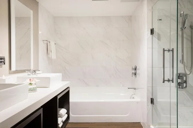 جناح جونيور، Hotel Nikko San Francisco 3/5