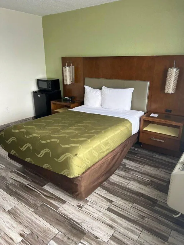 غرفة قياسية بسرير كينج، Baymont by Wyndham Orlando Downtown 2/3