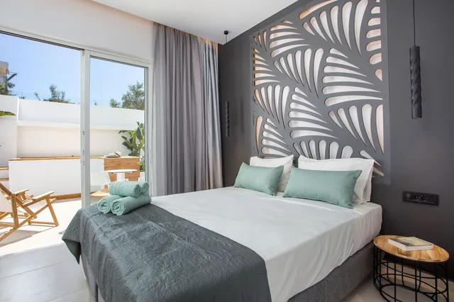 Junior Suite, Studio, Queen Bed, Pool View، Casa Stavris 4/9