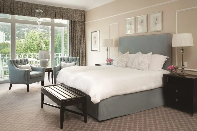 جناح جونيور ديلوكس بسريرين منفصلين، Mount Nelson A Belmond Hotel Cape Town 3/8