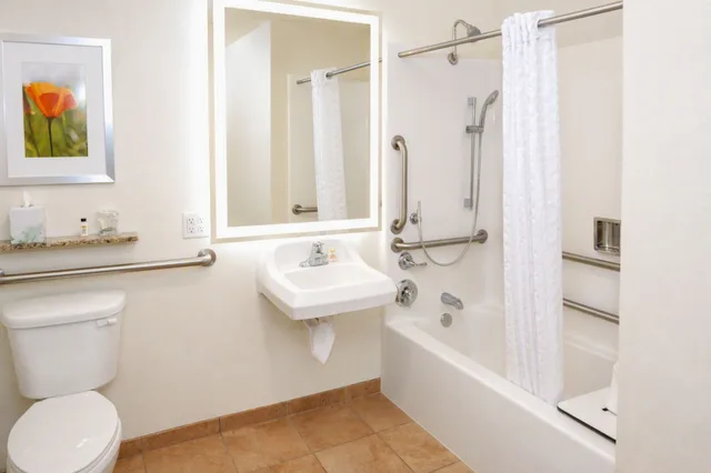 جناح استوديو بسرير كوين لذوي الإعاقة، Candlewood Suites Santa Maria 2/3