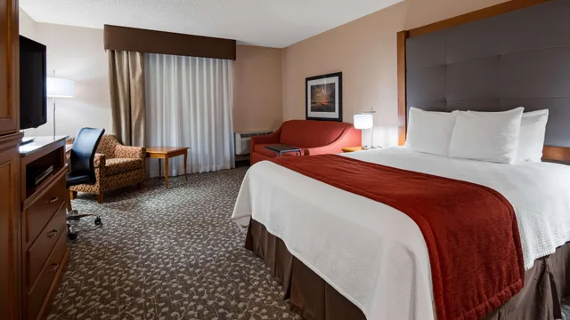 Room, Queen Bed, Best Western Plus Oak Harbor Hotel & Conference Center 2/10