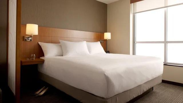 Guest Room, King Bed, Hyatt Place Fort Myers At the Forum 4/4
