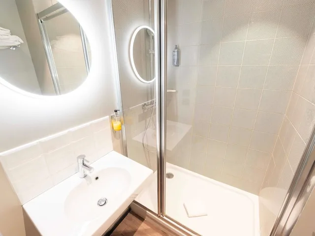 غرفة قياسية بسريرين منفصلين، Ibis Styles Paris 16 Boulogne 6/8