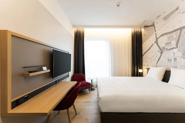 Business, Double Bed, IntercityHotel Breda 1/3