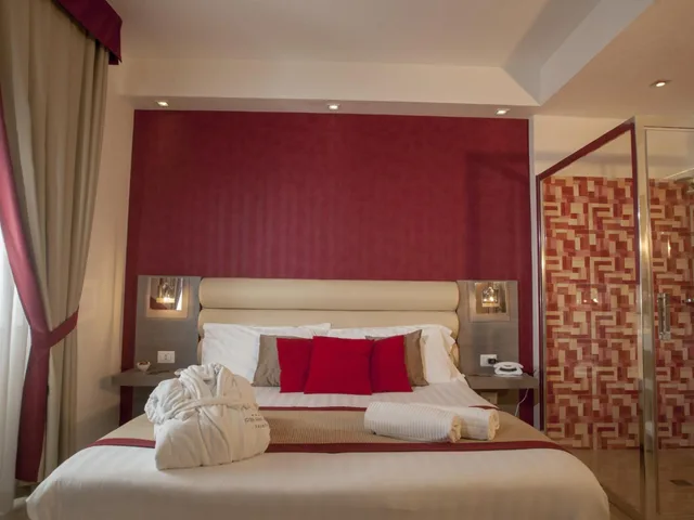 جناح بسرير كوين، Hotel San Pietro 1/6