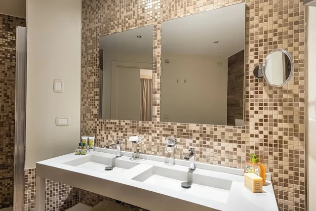 جناح جونيور بسرير كوين، Hotel Torre Di Calapiccola 5/6