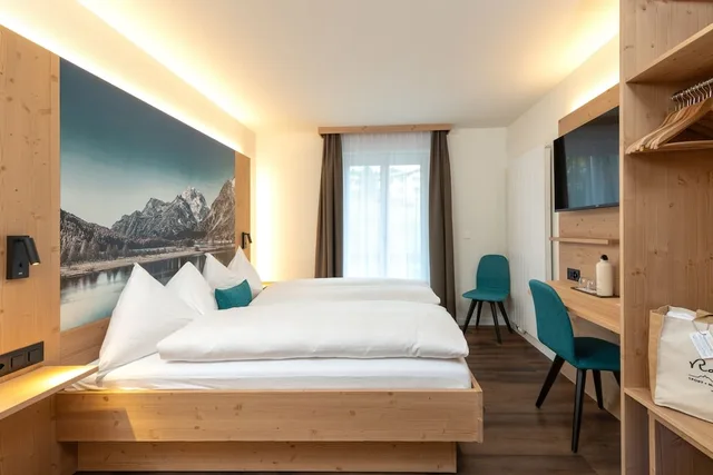غرفة اقتصادية بسرير كوين، Berghotel Randolins 1/10