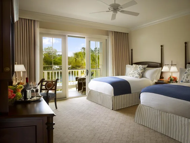 Room, 2 Queen Beds, Lagoon View, Guest House, Montage Palmetto Bluff 2/3