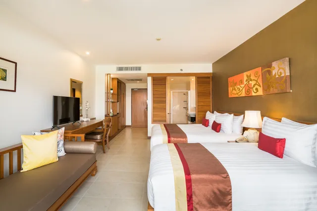Deluxe, Family, 1 King and 1 Single Beds, Side Sea View، COSY BEACH HOTEL 1/6