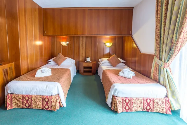 غرفة عائلية بسرير كوين وسريرين منفصلين بغرفة نوم واحدة، Hotel Excelsior Planet 5/7