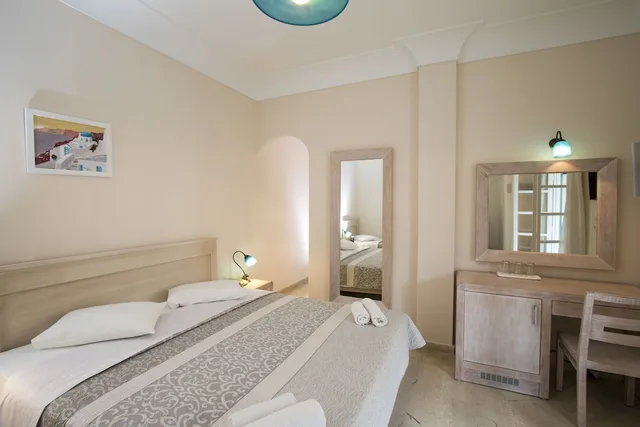 غرفة رباعية بسريرين كوين بغرفتي نوم، ANDREAS HOTEL 2/4